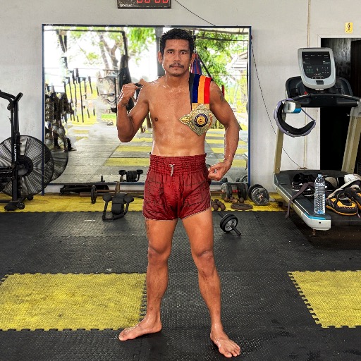 Kwan Pichit Sor. Chokmeechai (Teacher Kwan)